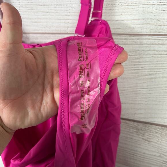 Old Navy Plus Size Tie-Front Keyhole Bandeau-Style One-Piece Swimsuit Size 3X - Picture 11 of 11